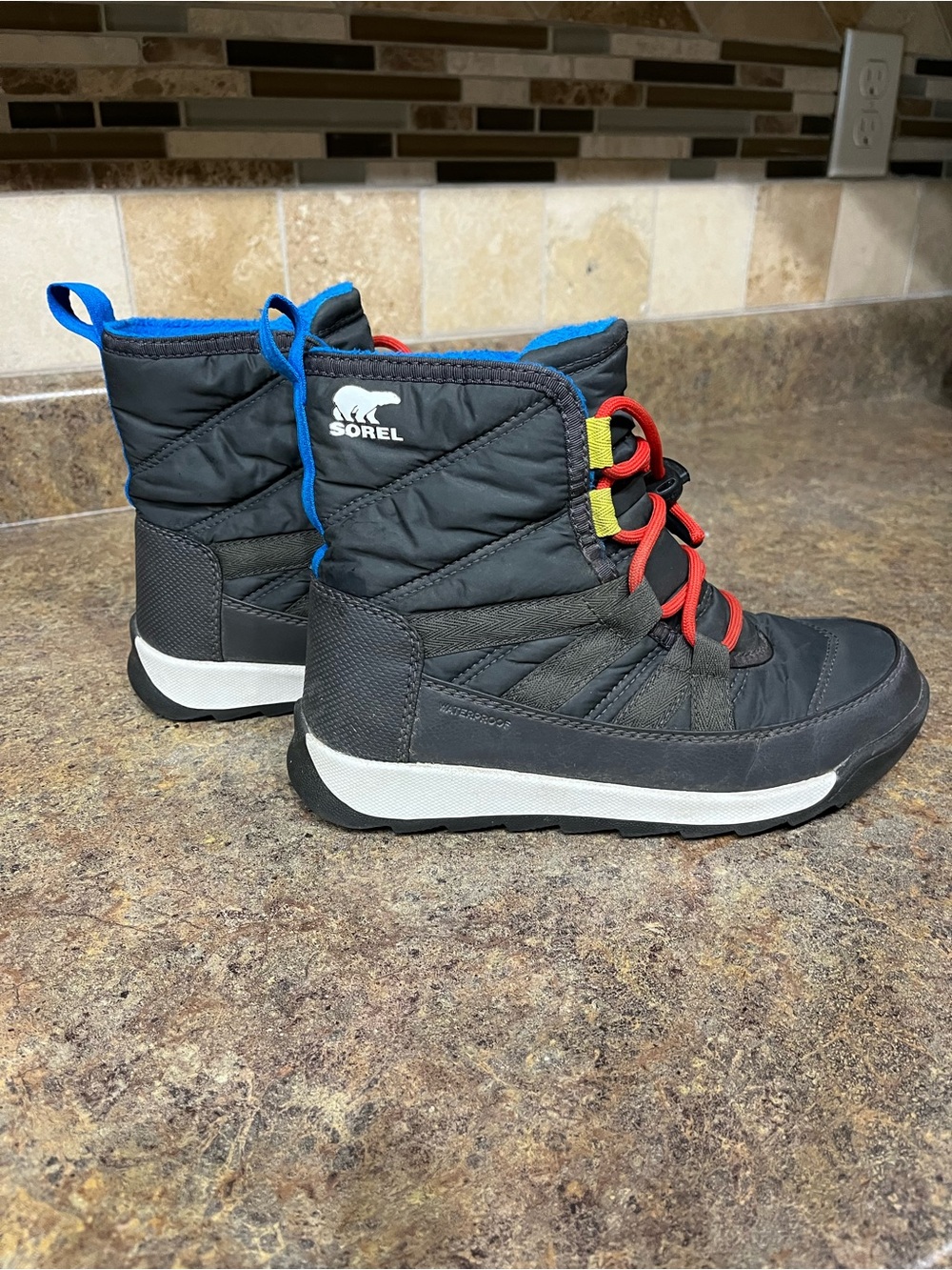 Sorel Youth Whitney II Short Lace Waterproof Snow Boots Black Size 2 Winter